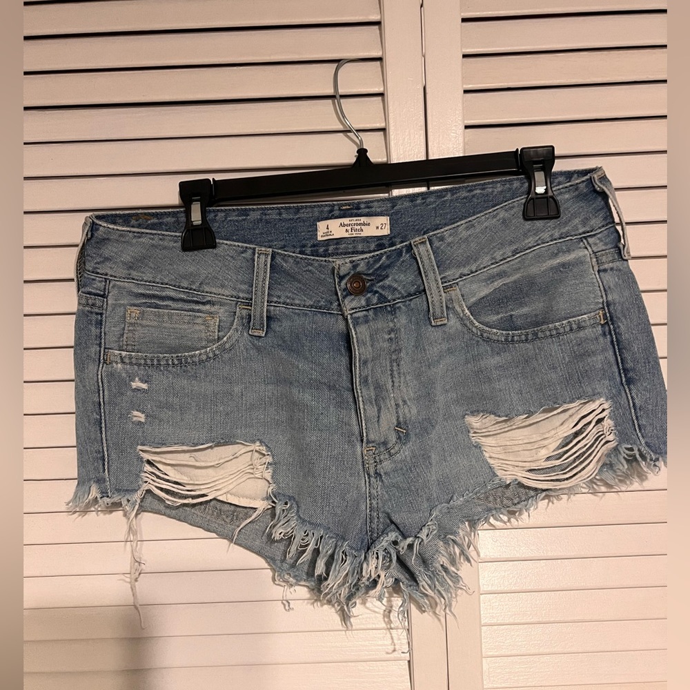Abercrombie & Fitch medium distressed shorts